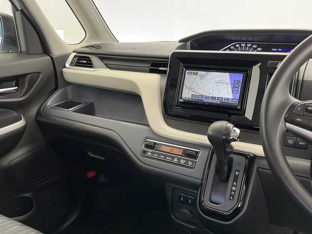 スズキ ソリオ HV MX 長野県 2023(令5)年 6.5万km ピュアホワイトP 4WD/社外メモリナビ&CD&BT/アダプティブクルーズコントロール/レーンキープアシスト/衝突軽減ブレーキ/後方コーナーセンサー/アイドリングストップ/片側パワースライドドア/前席シートヒーター/ステアリングスイッチ/ウォークスルー/2列目サンシェード/バックカメラ/ハロゲンライト/電動格納ミラー/ドアミラーヒーター/純正15インチAW装着/純正フロアマット/プッシュスタート/スマートキー