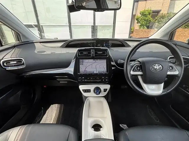 トヨタ プリウス A ツーリングセレクション 宮城県 2016(平28)年 4.9万km シルバーM 登録時走行距離４８５７５ｋｍ/レーダークルーズコントロール/純正ナビ/・Bluetooth/・フルセグテレビ/・DVD/CD/・ＡＭ／ＦＭ/プリクラッシュセーフティ/インテリジェントクリアランスソナー/ブラインドスポットモニター/ヘッドアップディスプレイ/オートライト/オートマチックハイビーム/ＬＥＤヘッドライト/ウインカーミラー/電格ミラー/ドアバイザー