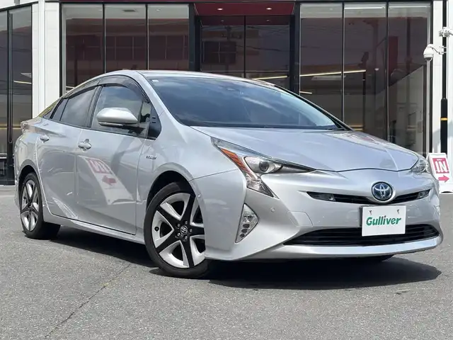 トヨタ プリウス A ツーリングセレクション 宮城県 2016(平28)年 4.9万km シルバーM 登録時走行距離４８５７５ｋｍ/レーダークルーズコントロール/純正ナビ/・Bluetooth/・フルセグテレビ/・DVD/CD/・ＡＭ／ＦＭ/プリクラッシュセーフティ/インテリジェントクリアランスソナー/ブラインドスポットモニター/ヘッドアップディスプレイ/オートライト/オートマチックハイビーム/ＬＥＤヘッドライト/ウインカーミラー/電格ミラー/ドアバイザー