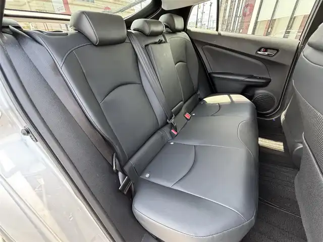 トヨタ プリウス A ツーリングセレクション 宮城県 2016(平28)年 4.9万km シルバーM 登録時走行距離４８５７５ｋｍ/レーダークルーズコントロール/純正ナビ/・Bluetooth/・フルセグテレビ/・DVD/CD/・ＡＭ／ＦＭ/プリクラッシュセーフティ/インテリジェントクリアランスソナー/ブラインドスポットモニター/ヘッドアップディスプレイ/オートライト/オートマチックハイビーム/ＬＥＤヘッドライト/ウインカーミラー/電格ミラー/ドアバイザー