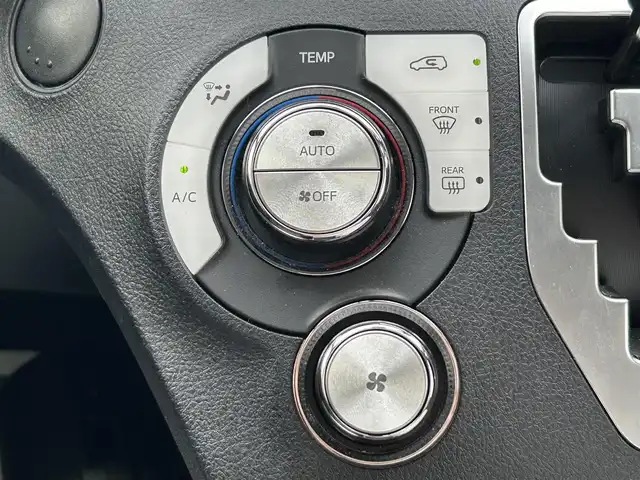 トヨタ シエンタ ハイブリッド ファンベースG 兵庫県 2019(令1)年 2.3万km センシュアルレッドマイカ 純正9インチSDナビ/BTオーディオ/フルセグテレビ/パノラミックビューモニター/ビルトインETC/前後ドライブレコーダー/ダブルツィーター/前席シートヒーター/ステアリングヒーター/両側パワースライドドア/クルーズコントロール/LEDヘッドライト