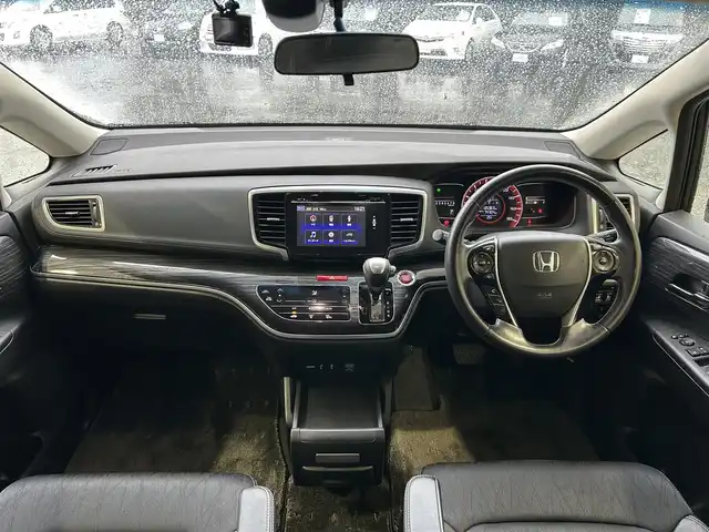 ホンダ オデッセイ アブソルート 和歌山県 2013(平25)年 13.6万km ホワイトオーキッドパール (株)IDOMが運営する【じしゃロン和歌山店】の自社ローン専用車両になります。こちらは現金またはオートローンご利用時の価格です。自社ローンご希望の方は別途その旨お申付け下さい/8人乗り/あんしんパッケージ/シティブレーキアクティブシステム/純正インターナビ/CD/DVD/フルセグTV/HDMI/純正フリップダウンモニター/前後ドライブレコーダー/純正フロアマット/スマートキー/エンジンプッシュスタート/ビルトインETC/パドルシフト/保証書/取説/スペアキー