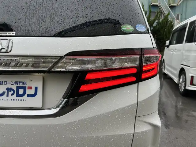 ホンダ オデッセイ アブソルート 和歌山県 2013(平25)年 13.6万km ホワイトオーキッドパール (株)IDOMが運営する【じしゃロン和歌山店】の自社ローン専用車両になります。こちらは現金またはオートローンご利用時の価格です。自社ローンご希望の方は別途その旨お申付け下さい/8人乗り/あんしんパッケージ/シティブレーキアクティブシステム/純正インターナビ/CD/DVD/フルセグTV/HDMI/純正フリップダウンモニター/前後ドライブレコーダー/純正フロアマット/スマートキー/エンジンプッシュスタート/ビルトインETC/パドルシフト/保証書/取説/スペアキー