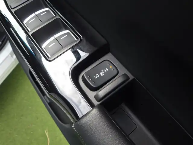 ホンダ オデッセイ ハイブリッド e:HEVアブソルート EXブラックED 千葉県 2023(令5)年 0.3万km プラチナホワイトパール ホンダセンシング/・衝突軽減ブレーキ（CMBS）/・車線維持支援システム（LKAS）/・アダプティブクルーズコントロール（ACC）/・ブラインドスポットインフォメーション/・後方誤発進抑制機能/・誤発進抑制機能/パワーバックドア/両側パワースライドドア/レザーシート/前席パワーシート/シートヒーター/ワイヤレス充電/純正メモリーナビ/地デジTV/【DVD/CD再生機能　Bluetooth接続】/マルチビューカメラシステム/革巻きステアリング/ステアリングスイッチ/ETC/LEDヘッドライト/LEDフォグライト/ウインカーミラー/コーナーセンサー/純正18インチアルミホイル/サイド/カーテンエアバッグ/Honda スマートキー