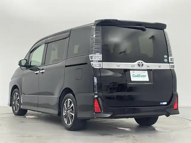 トヨタ ヴォクシー ZS 煌Ⅱ 群馬県 2019(平31)年 5.6万km ブラック 純正12.1インチフリップダウンモニター　（型式V12T-R68C）/純正10インチSDナビ　（型式NSZN-Z68T）/　AM/FM/Bluetooth/フルセグTV/SD/CD/DVD/＝＝＝＝＝＝＝＝＝＝＝＝/バックカメラ/トヨタセーフティセンス/・プリクラッシュセーフティ（レーザーレーダー＋単独カメラ方式）/・レーンディパーチャーアラート/・オートマチックハイビーム/・先行車発進告知機能/両側パワースライドドア/クルーズコントロール/ETC/社外ドライブレコーダー（TZ-D004）