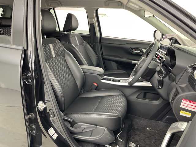 ダイハツ ロッキー プレミアム G 愛知県 2021(令3)年 4.1万km ブラックマイカメタリック 禁煙車/アルパイン製9インチナビ/（CD/DVD/Bluetooth/フルセグTV/SD/USB)/全方位カメラ/モデリスタフルエアロ/スマートアシストIII/・衝突軽減ブレーキ/・レーンキープアシスト/・オートマチックハイビーム/・パーキングセンサー/・レーダークルーズコントロール/・誤発進抑制機能/ETC/ドライブレコーダー/シートヒーター/アイドリングストップ/LEDヘッドライト/フロントフォグランプ/オートライト/スマートキー/プッシュスタート/純正フロアマット/純正17インチアルミホイール/横滑り防止装置/電子パーキングブレーキ/オートホールド