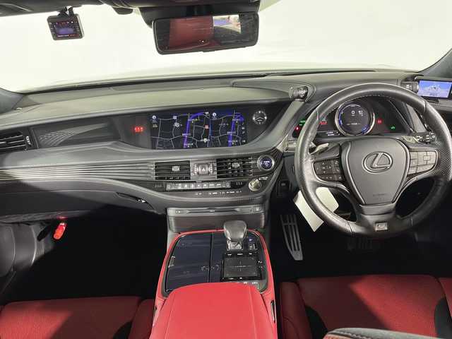 レクサス ＬＳ 500h Fスポーツ 福岡県 2018(平30)年 1.8万km ホワイトノーヴァガラスフレーク 純正メモリナビ（フルセグTV/DVD/CD/BT）全方位モニターレクサスセーフティドラレコ赤革シート3眼LEDサンルーフコーナーセンサーレーダークルコンBSMデジタルインナーミラーLEDヘッドライト