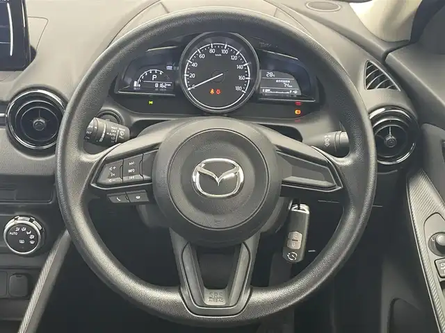 マツダ マツダ２ 15S スマートエディション 愛知県 2020(令2)年 0.9万km ソウルレッドクリスタルM 純正ナビ　フルセグＴＶ　Ｂｌｕｅｔｏｏｔｈ　全方位カメラ　アイアクティブセンス　衝突軽減　ＢＳＭ　誤発進抑制　ＨＩＤヘッドライト　前後コーナーセンサー　ＥＴＣ　プッシュスタート　スマートキー　禁煙車