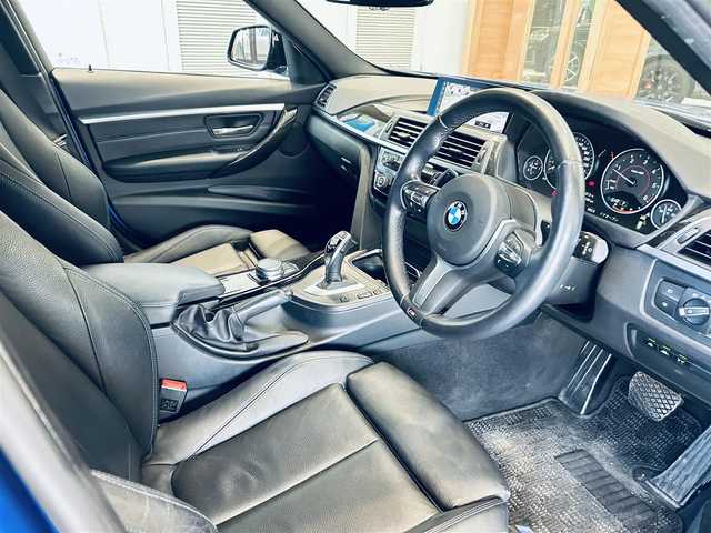 ＢＭＷ ３２０ｄ ツーリング Mスポーツ 大阪府 2018(平30)年 3万km エストリル・ブルー インテリジェントセーフティ/黒革/パワーシート/シートヒーター/Dシートメモリ/ACC/純正ナビ/TV/バックカメラ/純正19インチAW/LEDヘッドライト/電動リアゲート/ブラインドスポット/クリアランスソナー/パドルシフト