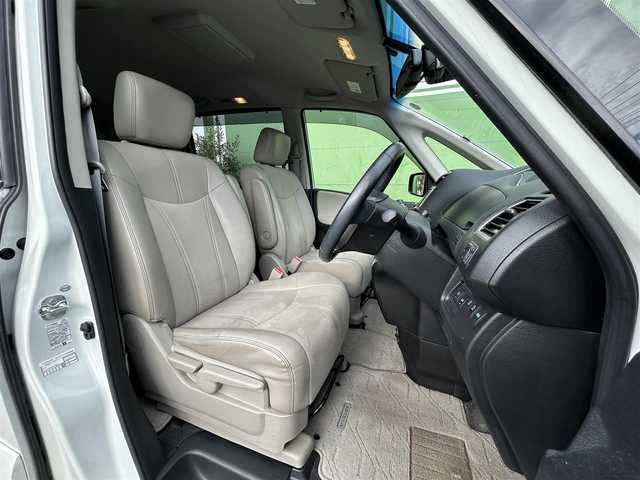 日産 セレナ ハイウェイS G S HV Aセーフ 埼玉県 2014(平26)年 8.4万km ブリリアントホワイトパール ワンオーナー車/純正ナビＴＶ/・AM/FM・SD・BT/クリアランスソナー/追従機能なしクルーズコントロール/衝突軽減ブレーキ/レーンディパーチャーアラート/アラウンドビューモニター/前方ドライブレコーダー/ビルトインETC/自動防眩ミラー/プッシュスタート/純正フロアマット/保証書付整備手帳/取扱説明書