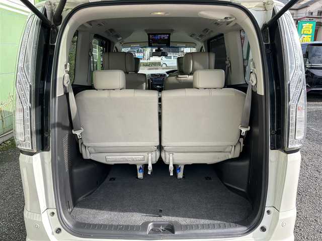 日産 セレナ ハイウェイS G S HV Aセーフ 埼玉県 2014(平26)年 8.4万km ブリリアントホワイトパール ワンオーナー車/純正ナビＴＶ/・AM/FM・SD・BT/クリアランスソナー/追従機能なしクルーズコントロール/衝突軽減ブレーキ/レーンディパーチャーアラート/アラウンドビューモニター/前方ドライブレコーダー/ビルトインETC/自動防眩ミラー/プッシュスタート/純正フロアマット/保証書付整備手帳/取扱説明書