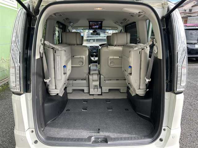 日産 セレナ ハイウェイS G S HV Aセーフ 埼玉県 2014(平26)年 8.4万km ブリリアントホワイトパール ワンオーナー車/純正ナビＴＶ/・AM/FM・SD・BT/クリアランスソナー/追従機能なしクルーズコントロール/衝突軽減ブレーキ/レーンディパーチャーアラート/アラウンドビューモニター/前方ドライブレコーダー/ビルトインETC/自動防眩ミラー/プッシュスタート/純正フロアマット/保証書付整備手帳/取扱説明書