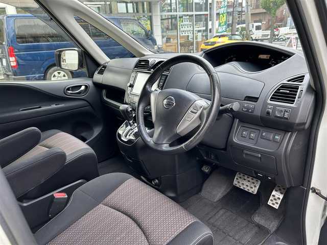 日産 セレナ ハイウェイスター Sハイブリッド 東京都 2014(平26)年 11.5万km ブリリアントホワイトパール 純正SDナビ/　フルセグTV/CD/DVD/SD/AM・FM/AUX/アラウンドビューモニター/クルーズコントール/レーンキープアシスト/ヘッドライトレベライザー/純正16インチアルミホイール/片側パワースライドドア/ビルトインETC　　/衝突被害軽減ブレーキ/ステアリングスイッチ/社外フロアマット/ドアバイザー/プッシュスタート/電動格納ミラー/オートライト/ウインカーミラー/スマートキー×2/取扱説明書/保証書/点検記録簿/スペアキー