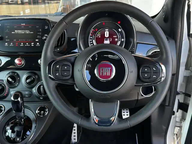 フィアット ５００Ｃ 120thタキシード 富山県 2020(令2)年 1.2万km 白 Bluetooth接続/AM/FMラジオ/USB接続/セミオート/アイドリングストップ/ETC/オープン/純正16インチAW/3ドア