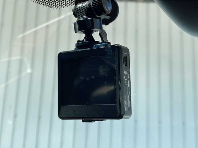 トヨタ ハリアー ハイブリッド プレミアム 長野県 2018(平30)年 5.7万km ホワイトパールクリスタルシャイン ４WD/アルパイン９型ナビ/バックカメラ/ETC/ドライブレコーダー/パワーバックドア/ハーフレザーシート/前後コーナーセンサー /LEDヘッドライト/純正１８インチアルミ/カードキー/AC１００V電源