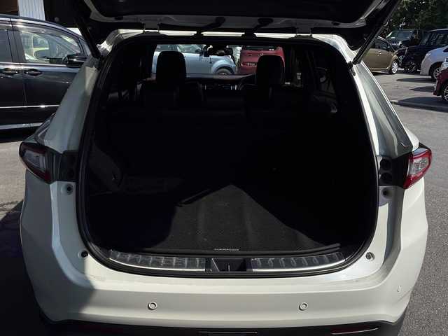 トヨタ ハリアー ハイブリッド プレミアム 長野県 2018(平30)年 5.7万km ホワイトパールクリスタルシャイン ４WD/アルパイン９型ナビ/バックカメラ/ETC/ドライブレコーダー/パワーバックドア/ハーフレザーシート/前後コーナーセンサー /LEDヘッドライト/純正１８インチアルミ/カードキー/AC１００V電源