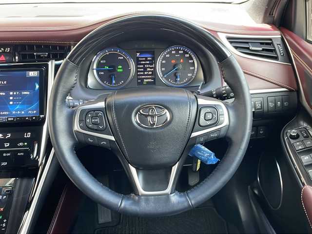 トヨタ ハリアー ハイブリッド プレミアム 長野県 2018(平30)年 5.7万km ホワイトパールクリスタルシャイン ４WD/アルパイン９型ナビ/バックカメラ/ETC/ドライブレコーダー/パワーバックドア/ハーフレザーシート/前後コーナーセンサー /LEDヘッドライト/純正１８インチアルミ/カードキー/AC１００V電源