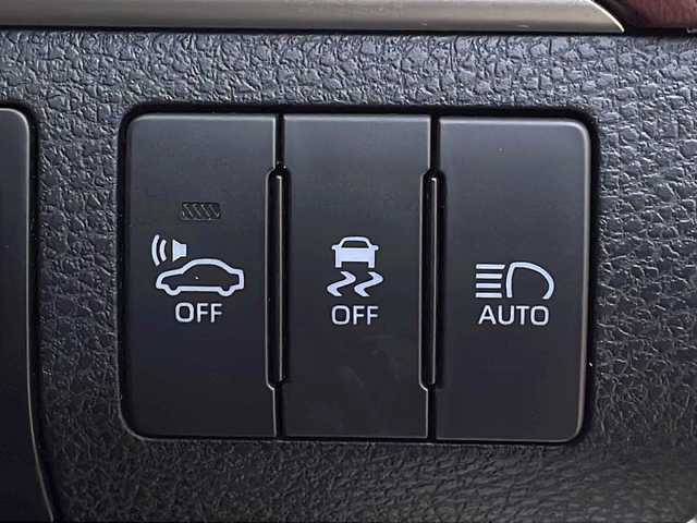 トヨタ ハリアー ハイブリッド プレミアム 長野県 2018(平30)年 5.7万km ホワイトパールクリスタルシャイン ４WD/アルパイン９型ナビ/バックカメラ/ETC/ドライブレコーダー/パワーバックドア/ハーフレザーシート/前後コーナーセンサー /LEDヘッドライト/純正１８インチアルミ/カードキー/AC１００V電源