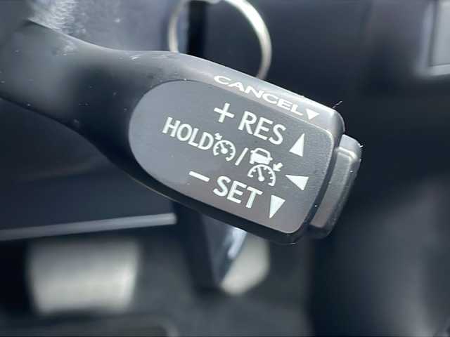 トヨタ ハリアー ハイブリッド プレミアム 長野県 2018(平30)年 5.7万km ホワイトパールクリスタルシャイン ４WD/アルパイン９型ナビ/バックカメラ/ETC/ドライブレコーダー/パワーバックドア/ハーフレザーシート/前後コーナーセンサー /LEDヘッドライト/純正１８インチアルミ/カードキー/AC１００V電源