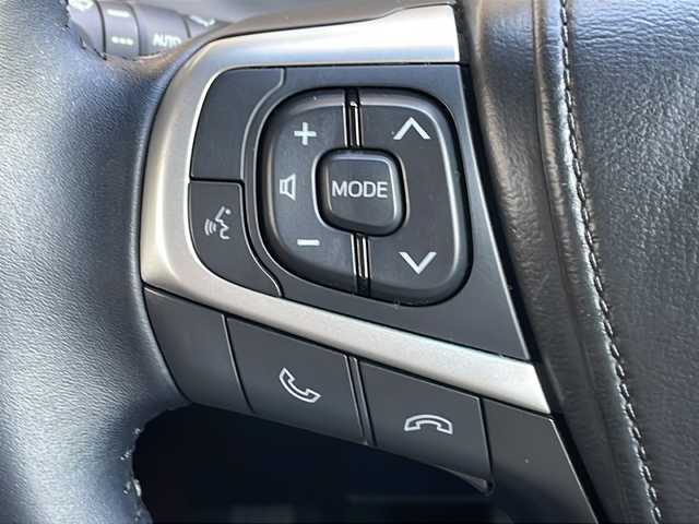 トヨタ ハリアー ハイブリッド プレミアム 長野県 2018(平30)年 5.7万km ホワイトパールクリスタルシャイン ４WD/アルパイン９型ナビ/バックカメラ/ETC/ドライブレコーダー/パワーバックドア/ハーフレザーシート/前後コーナーセンサー /LEDヘッドライト/純正１８インチアルミ/カードキー/AC１００V電源