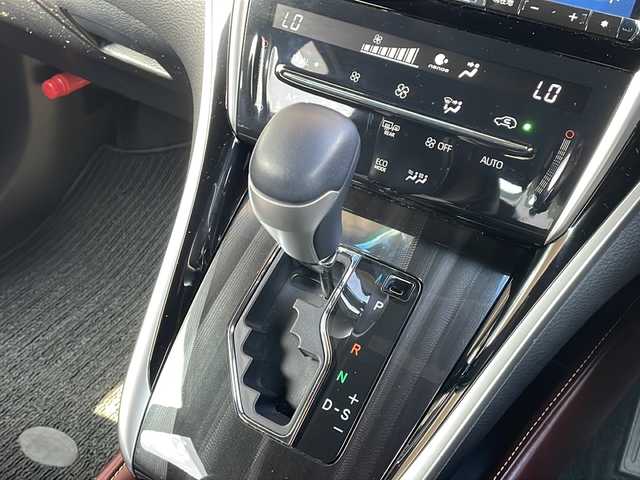 トヨタ ハリアー ハイブリッド プレミアム 長野県 2018(平30)年 5.7万km ホワイトパールクリスタルシャイン ４WD/アルパイン９型ナビ/バックカメラ/ETC/ドライブレコーダー/パワーバックドア/ハーフレザーシート/前後コーナーセンサー /LEDヘッドライト/純正１８インチアルミ/カードキー/AC１００V電源