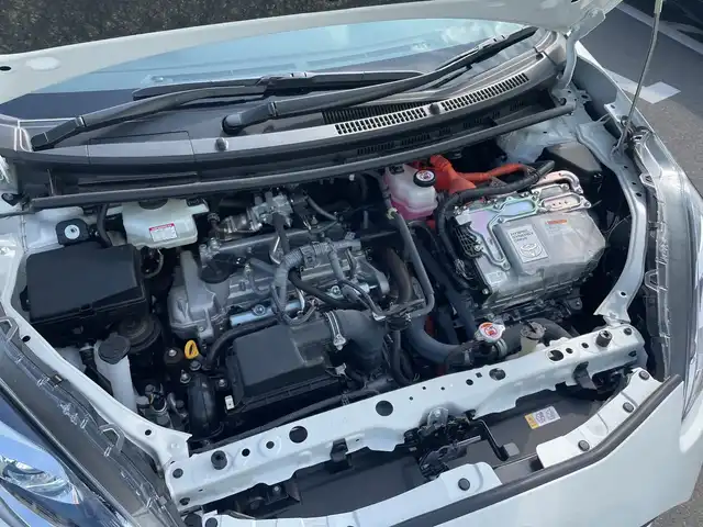 トヨタ アクア S 神奈川県 2020(令2)年 1.3万km スーパーホワイトⅡ 純正ナビ（NSLN-W68）/Bluetooth/バックカメラ /コーナーセンサー　/前後ドライブレコーダー　/ハロゲンヘッドライト　/オートライト　/純正フロアマット/リモコンキー　/レーンキープアシスト　/ABS　/横滑り防止装置　/衝突被害軽減システム/取扱説明書
