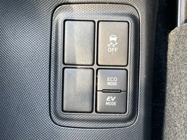 トヨタ アクア S 神奈川県 2020(令2)年 1.3万km スーパーホワイトⅡ 純正ナビ（NSLN-W68）/Bluetooth/バックカメラ /コーナーセンサー　/前後ドライブレコーダー　/ハロゲンヘッドライト　/オートライト　/純正フロアマット/リモコンキー　/レーンキープアシスト　/ABS　/横滑り防止装置　/衝突被害軽減システム/取扱説明書