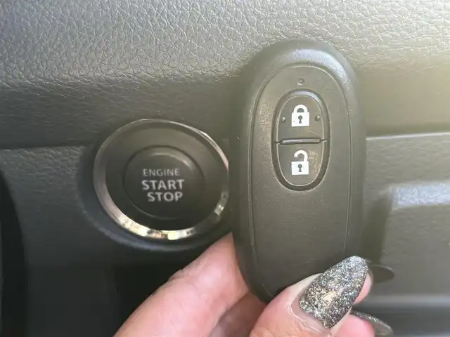 スズキ ハスラー Jスタイル Ⅱ 宮城県 2016(平28)年 4.9万km アクティブイエロー/ブラック2トーンルーフ 登録時走行距離48328km/純正ナビ/衝突軽減ブレーキ/横滑り防止装置/レーンキープアシスト/アイドリングストップ/スペアキーあり/ビルトインETC/ステアリングスイッチ/オートライト/シートヒーター（前席）/プッシュスタート/スマートキー/４WD/フォグランプ/ドアバイザー/ウインカーミラー/電動格納ミラー/純正アルミホイール/ハンドルカバー