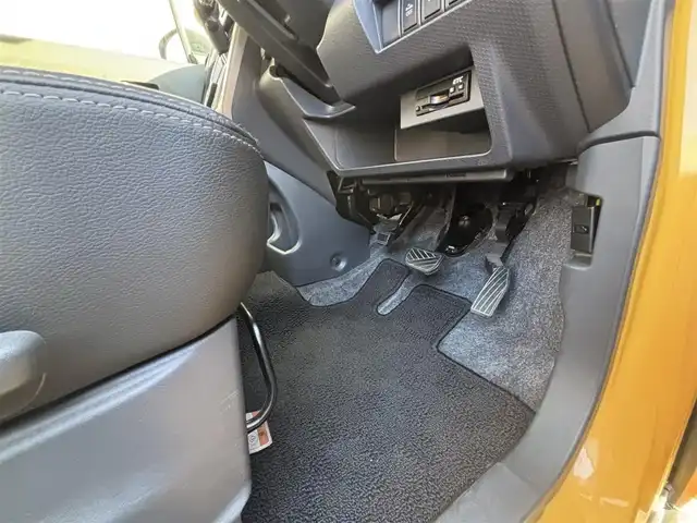 スズキ ハスラー Jスタイル Ⅱ 宮城県 2016(平28)年 4.9万km アクティブイエロー/ブラック2トーンルーフ 登録時走行距離48328km/純正ナビ/衝突軽減ブレーキ/横滑り防止装置/レーンキープアシスト/アイドリングストップ/スペアキーあり/ビルトインETC/ステアリングスイッチ/オートライト/シートヒーター（前席）/プッシュスタート/スマートキー/４WD/フォグランプ/ドアバイザー/ウインカーミラー/電動格納ミラー/純正アルミホイール/ハンドルカバー