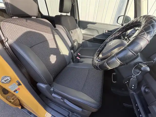 スズキ ハスラー Jスタイル Ⅱ 宮城県 2016(平28)年 4.9万km アクティブイエロー/ブラック2トーンルーフ 登録時走行距離48328km/純正ナビ/衝突軽減ブレーキ/横滑り防止装置/レーンキープアシスト/アイドリングストップ/スペアキーあり/ビルトインETC/ステアリングスイッチ/オートライト/シートヒーター（前席）/プッシュスタート/スマートキー/４WD/フォグランプ/ドアバイザー/ウインカーミラー/電動格納ミラー/純正アルミホイール/ハンドルカバー