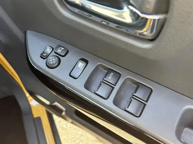 スズキ ハスラー Jスタイル Ⅱ 宮城県 2016(平28)年 4.9万km アクティブイエロー/ブラック2トーンルーフ 登録時走行距離48328km/純正ナビ/衝突軽減ブレーキ/横滑り防止装置/レーンキープアシスト/アイドリングストップ/スペアキーあり/ビルトインETC/ステアリングスイッチ/オートライト/シートヒーター（前席）/プッシュスタート/スマートキー/４WD/フォグランプ/ドアバイザー/ウインカーミラー/電動格納ミラー/純正アルミホイール/ハンドルカバー