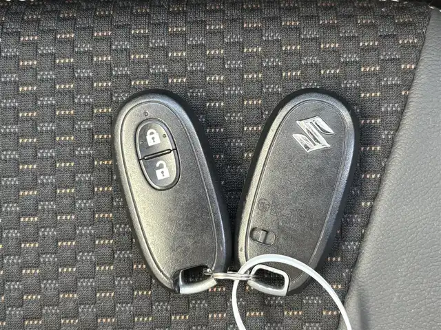 スズキ ハスラー Jスタイル Ⅱ 宮城県 2016(平28)年 4.9万km アクティブイエロー/ブラック2トーンルーフ 登録時走行距離48328km/純正ナビ/衝突軽減ブレーキ/横滑り防止装置/レーンキープアシスト/アイドリングストップ/スペアキーあり/ビルトインETC/ステアリングスイッチ/オートライト/シートヒーター（前席）/プッシュスタート/スマートキー/４WD/フォグランプ/ドアバイザー/ウインカーミラー/電動格納ミラー/純正アルミホイール/ハンドルカバー