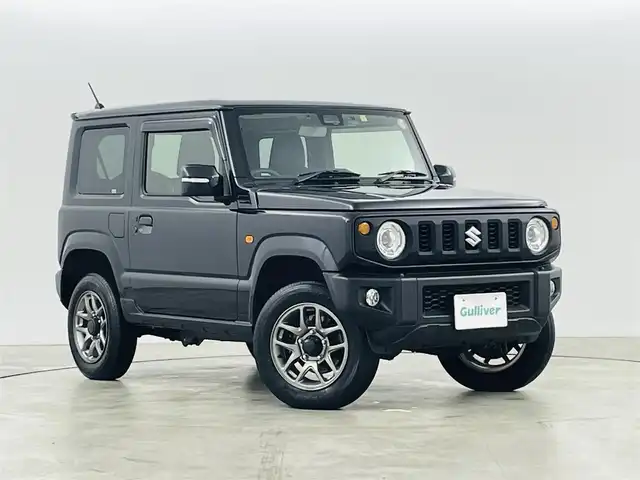 スズキ ジムニー XC 福島県 2023(令5)年 1.4万km ブルーイッシュブラックパール3 純正8インチナビ/・フルセグ/TV/SD/CD/DVD/BT/iPod/FM/AM/クルーズコントロール/LEDオートライト/・フォグランプ/・シートヒーター/純正ビルドインETC/ドラレコ前後/純正アルミホイール付きサマータイヤ/・スペアタイヤ/プッシュスタート/・スマートキー/・スペアキー