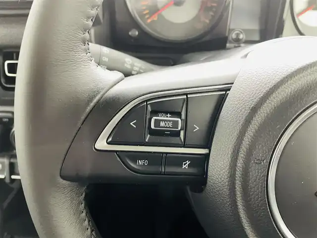 スズキ ジムニー XC 福島県 2023(令5)年 1.4万km ブルーイッシュブラックパール3 純正8インチナビ/・フルセグ/TV/SD/CD/DVD/BT/iPod/FM/AM/クルーズコントロール/LEDオートライト/・フォグランプ/・シートヒーター/純正ビルドインETC/ドラレコ前後/純正アルミホイール付きサマータイヤ/・スペアタイヤ/プッシュスタート/・スマートキー/・スペアキー