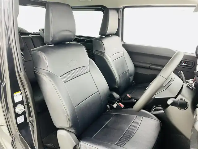 スズキ ジムニー XC 福島県 2023(令5)年 1.4万km ブルーイッシュブラックパール3 純正8インチナビ/・フルセグ/TV/SD/CD/DVD/BT/iPod/FM/AM/クルーズコントロール/LEDオートライト/・フォグランプ/・シートヒーター/純正ビルドインETC/ドラレコ前後/純正アルミホイール付きサマータイヤ/・スペアタイヤ/プッシュスタート/・スマートキー/・スペアキー