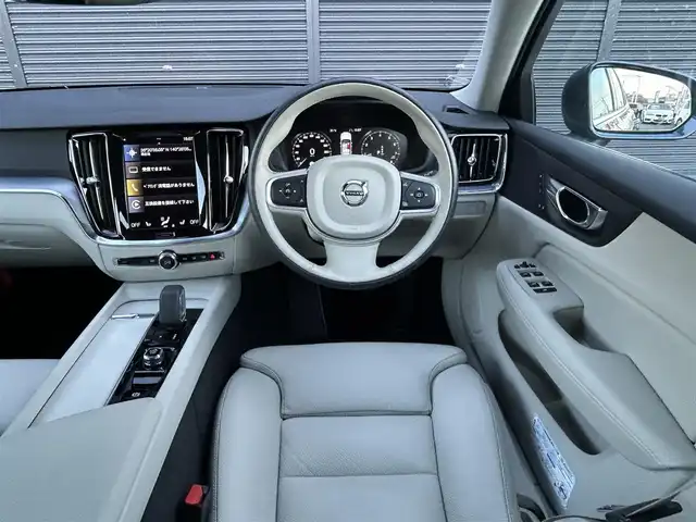 ボルボ Ｖ６０ B4 モメンタム 茨城県 2021(令3)年 2.2万km デニムブルーメタリック 白革 /Sヒ-タ- /360°C /ACC /ナビ /12セグ /LED /レーンキープアシスト /BLIS /CTA /パークアシスト /自動駐車 /純正ナビ /CarPlay /BT /USB /パワーテールゲート /ワイヤレス充電 /ステアリングヒーター /オートハイビーム /ETC2.0/ルーフレール/禁煙車