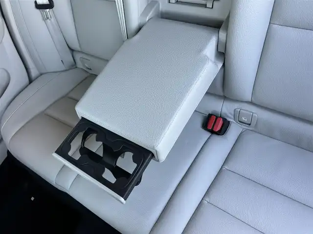 ボルボ Ｖ６０ B4 モメンタム 茨城県 2021(令3)年 2.2万km デニムブルーメタリック 白革 /Sヒ-タ- /360°C /ACC /ナビ /12セグ /LED /レーンキープアシスト /BLIS /CTA /パークアシスト /自動駐車 /純正ナビ /CarPlay /BT /USB /パワーテールゲート /ワイヤレス充電 /ステアリングヒーター /オートハイビーム /ETC2.0/ルーフレール/禁煙車