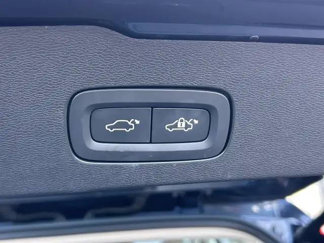 ボルボ Ｖ６０ B4 モメンタム 茨城県 2021(令3)年 2.2万km デニムブルーメタリック 白革 /Sヒ-タ- /360°C /ACC /ナビ /12セグ /LED /レーンキープアシスト /BLIS /CTA /パークアシスト /自動駐車 /純正ナビ /CarPlay /BT /USB /パワーテールゲート /ワイヤレス充電 /ステアリングヒーター /オートハイビーム /ETC2.0/ルーフレール/禁煙車