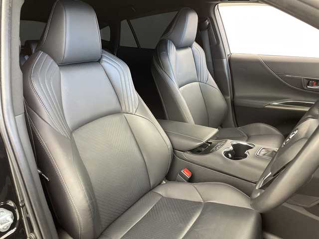 トヨタ ハリアー ハイブリッド Z レザーパッケージ 岐阜県 2022(令4)年 4.1万km プレシャスブラックパール 純正12.3インチナビ/JBLプレミアムサウンド/Bluetooth/USB/Miracast/フルセグTV/パノラミックビューモニター/ヘッドアップディスプレイ/デジタルインナーミラー/レーダークルーズコントロール/トヨタセーフティセンス/プリクラッシュセーフティシステム/レーントレーシングアシスト/クリアランスソナー/ブラインドスポットモニター/パワーバックドア/ステアリングヒーター/シートヒーター/エアシート/本革シート/ビルトインETC/ドライブレコーダー/オートLEDヘッドライト/アダプティブハイビームシステム/純正フロアマット/純正ドアバイザー/スマートキー/プッシュスタート