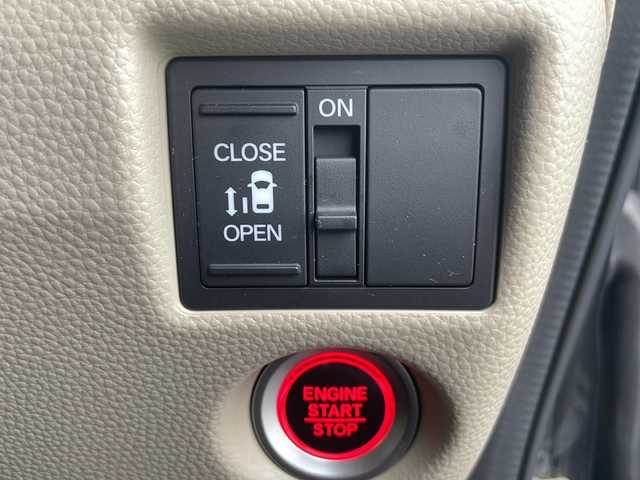 ホンダ Ｎ ＢＯＸ G L ホンダセンシング 岩手県 2018(平30)年 5.3万km クリスタルブラックパール メモリーナビ CD/DVD再生 Bluetooth フルセグ パワースライドドア クルーズコントロール ビルトインETC コーナーセンサー オートLEDライト オートマチックハイビーム レーンキープアシスト スマートキー