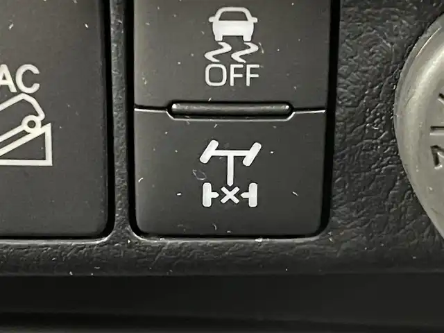 トヨタ ハイラックス Z GRスポーツ 群馬県 2023(令5)年 0.8万km スーパーホワイトⅡ ハードトノカバー/ベッドライナー/純正8型ディスプレイオーディオ/・Bluetooth/Miracast/・６スピーカー/・ナビゲーション/・USB入力（動画・音楽　再生/給電）/・音声認識マイク/＝＝＝＝＝＝＝＝＝＝＝/純正８型ディスプレイオーディオ　パノラミックビューモニター　ハーフレザーシート　ハードトノカバー　ベッドライナー　パドルシフト　衝突軽減　追従クルーズ　スマートキー　ＥＴＣ　ＬＥＤヘッドライト　禁煙車