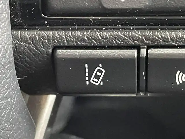 トヨタ ハイラックス Z GRスポーツ 群馬県 2023(令5)年 0.8万km スーパーホワイトⅡ ハードトノカバー/ベッドライナー/純正8型ディスプレイオーディオ/・Bluetooth/Miracast/・６スピーカー/・ナビゲーション/・USB入力（動画・音楽　再生/給電）/・音声認識マイク/＝＝＝＝＝＝＝＝＝＝＝/純正８型ディスプレイオーディオ　パノラミックビューモニター　ハーフレザーシート　ハードトノカバー　ベッドライナー　パドルシフト　衝突軽減　追従クルーズ　スマートキー　ＥＴＣ　ＬＥＤヘッドライト　禁煙車