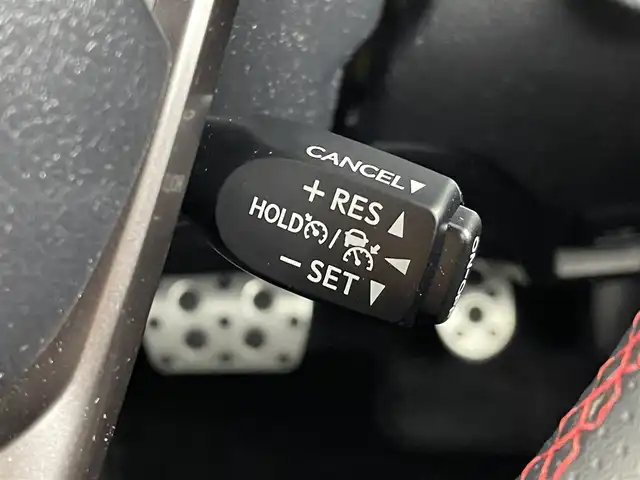 トヨタ ハイラックス Z GRスポーツ 群馬県 2023(令5)年 0.8万km スーパーホワイトⅡ ハードトノカバー/ベッドライナー/純正8型ディスプレイオーディオ/・Bluetooth/Miracast/・６スピーカー/・ナビゲーション/・USB入力（動画・音楽　再生/給電）/・音声認識マイク/＝＝＝＝＝＝＝＝＝＝＝/純正８型ディスプレイオーディオ　パノラミックビューモニター　ハーフレザーシート　ハードトノカバー　ベッドライナー　パドルシフト　衝突軽減　追従クルーズ　スマートキー　ＥＴＣ　ＬＥＤヘッドライト　禁煙車