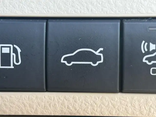 トヨタ カムリ G レザーパッケージ 岡山県 2018(平30)年 10.1万km プラチナホワイトパールマイカ 登録時走行距離101062km/パノラマルーフ/モデリスタフルエアロ/純正8インチナビ/フルセグTV(AM/FM/CD/DVD/Bluetooth)/バックカメラ/ビルトインETC/ヘッドアップディスプレイ/トヨタセーフティセンス/・レーダークルーズコントロール/・オートマチックハイビーム/・プリクラッシュセーフティ/・レーンディバーチャーアラート/横滑り防止装置/電子パーキング/オートブレーキホールド/D/N席パワーシート/D/N席シートヒーター/本革シート/純正フロアマット/18インチ純正AW