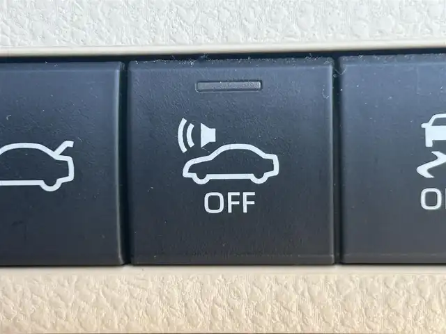 トヨタ カムリ G レザーパッケージ 岡山県 2018(平30)年 10.1万km プラチナホワイトパールマイカ 登録時走行距離101062km/パノラマルーフ/モデリスタフルエアロ/純正8インチナビ/フルセグTV(AM/FM/CD/DVD/Bluetooth)/バックカメラ/ビルトインETC/ヘッドアップディスプレイ/トヨタセーフティセンス/・レーダークルーズコントロール/・オートマチックハイビーム/・プリクラッシュセーフティ/・レーンディバーチャーアラート/横滑り防止装置/電子パーキング/オートブレーキホールド/D/N席パワーシート/D/N席シートヒーター/本革シート/純正フロアマット/18インチ純正AW