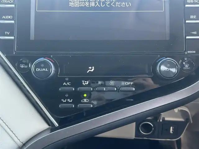 トヨタ カムリ G レザーパッケージ 岡山県 2018(平30)年 10.1万km プラチナホワイトパールマイカ 登録時走行距離101062km/パノラマルーフ/モデリスタフルエアロ/純正8インチナビ/フルセグTV(AM/FM/CD/DVD/Bluetooth)/バックカメラ/ビルトインETC/ヘッドアップディスプレイ/トヨタセーフティセンス/・レーダークルーズコントロール/・オートマチックハイビーム/・プリクラッシュセーフティ/・レーンディバーチャーアラート/横滑り防止装置/電子パーキング/オートブレーキホールド/D/N席パワーシート/D/N席シートヒーター/本革シート/純正フロアマット/18インチ純正AW