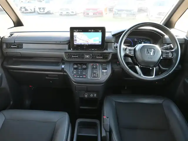 ホンダ ステップワゴン スパーダ eHEV 千葉県 2024(令6)年 1.5万km クリスタルブラックパール ホンダセンシング/・衝突軽減ブレーキ（CMBS）/・車線維持支援システム（LKAS）/・アダプティブクルーズコントロール（ACC）/・後方誤発進抑制機能/・誤発進抑制機能/パワーバックドア/両側パワースライドドア/ハーフレザーシート/前席シートヒーター/ホンダコネクトナビ/地デジTV/【DVD/CD再生機能　Bluetooth接続】/バックカメラ/ドライブレコーダー（前後撮影）/革巻きステアリング/ステアリングスイッチ/パドルシフト/ETC/LEDヘッドライト/ウインカーミラー/コーナーセンサー/純正16インチアルミホイル/サイド/カーテンエアバッグ/Honda スマートキー