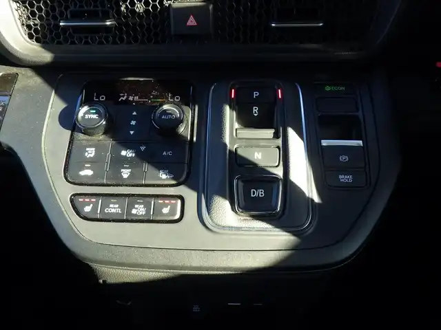 ホンダ ステップワゴン スパーダ eHEV 千葉県 2024(令6)年 1.5万km クリスタルブラックパール ホンダセンシング/・衝突軽減ブレーキ（CMBS）/・車線維持支援システム（LKAS）/・アダプティブクルーズコントロール（ACC）/・後方誤発進抑制機能/・誤発進抑制機能/パワーバックドア/両側パワースライドドア/ハーフレザーシート/前席シートヒーター/ホンダコネクトナビ/地デジTV/【DVD/CD再生機能　Bluetooth接続】/バックカメラ/ドライブレコーダー（前後撮影）/革巻きステアリング/ステアリングスイッチ/パドルシフト/ETC/LEDヘッドライト/ウインカーミラー/コーナーセンサー/純正16インチアルミホイル/サイド/カーテンエアバッグ/Honda スマートキー