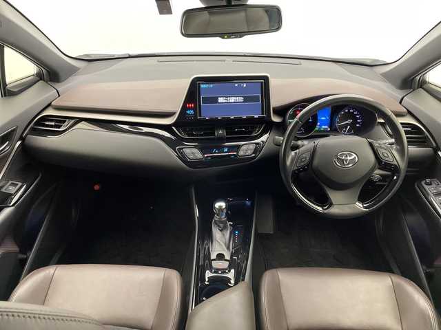 トヨタ Ｃ－ＨＲ G LEDエディション 宮崎県 2018(平30)年 3.6万km ホワイトパールクリスタルシャイン ワンオーナー/Toyota Safety Sense/〇プリクラシュセーフティ/〇レーンディパーチャーアラート/〇ブラインドスポットモニター/〇リアクロストラフィックアラート/〇オートマチックハイビーム/〇クリアランスソナー/〇レーダークルーズコントロール/純正9インチSDナビ/フルセグTV/CD/DVD/Bluetooth/バックカメラ/ハーフレザーシート/シートヒーター/ビルトインETC/LEDヘッドライト/純正18インチAW/純正ドライブレコーダー/スマートキー×２