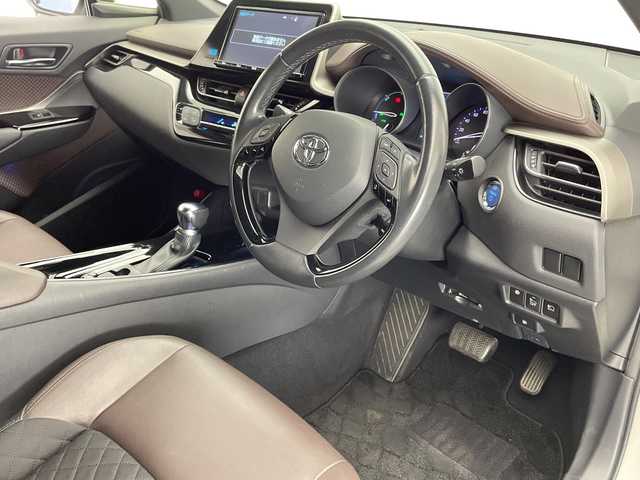 トヨタ Ｃ－ＨＲ G LEDエディション 宮崎県 2018(平30)年 3.6万km ホワイトパールクリスタルシャイン ワンオーナー/Toyota Safety Sense/〇プリクラシュセーフティ/〇レーンディパーチャーアラート/〇ブラインドスポットモニター/〇リアクロストラフィックアラート/〇オートマチックハイビーム/〇クリアランスソナー/〇レーダークルーズコントロール/純正9インチSDナビ/フルセグTV/CD/DVD/Bluetooth/バックカメラ/ハーフレザーシート/シートヒーター/ビルトインETC/LEDヘッドライト/純正18インチAW/純正ドライブレコーダー/スマートキー×２
